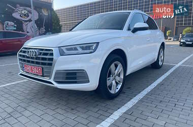 Позашляховик / Кросовер Audi Q5 2018 в 