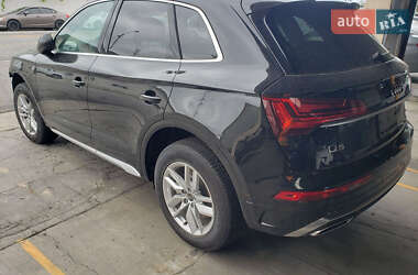 Позашляховик / Кросовер Audi Q5 2024 в 