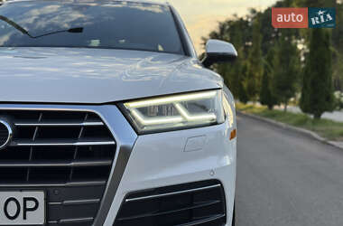 Внедорожник / Кроссовер Audi Q5 2017 в 