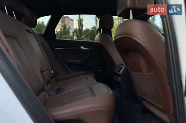 Внедорожник / Кроссовер Audi Q5 2017 в 