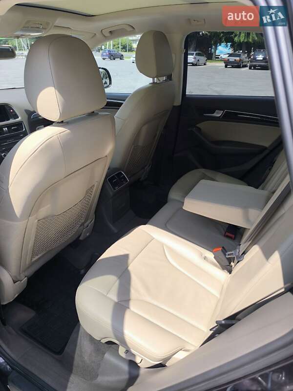 Позашляховик / Кросовер Audi Q5 2016 в Луцьку