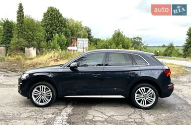 Позашляховик / Кросовер Audi Q5 2018 в 