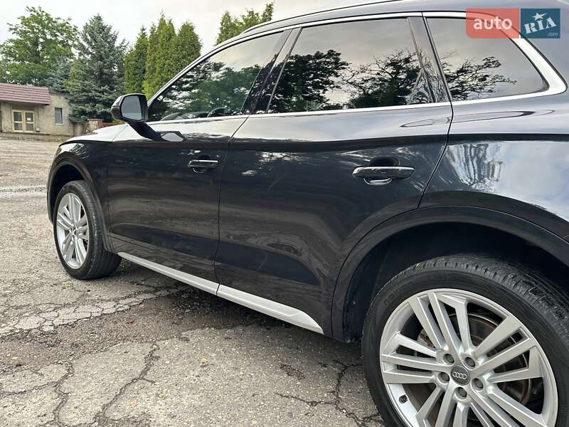 Позашляховик / Кросовер Audi Q5 2018 в Львові