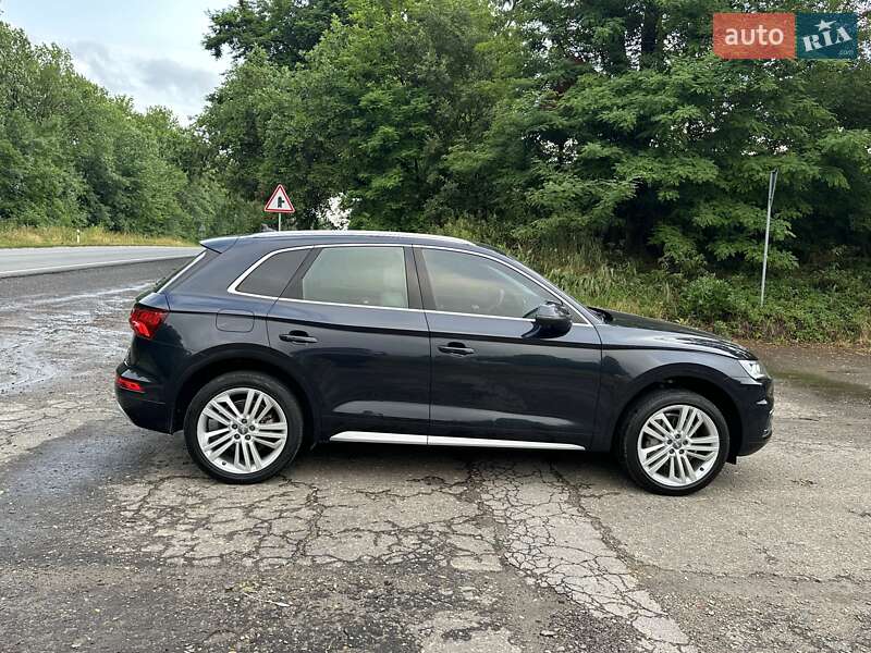 Позашляховик / Кросовер Audi Q5 2018 в Львові