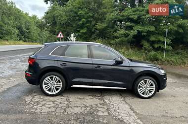 Позашляховик / Кросовер Audi Q5 2018 в 