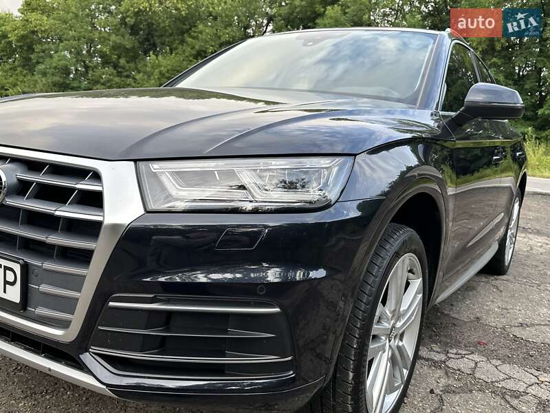 Позашляховик / Кросовер Audi Q5 2018 в Львові