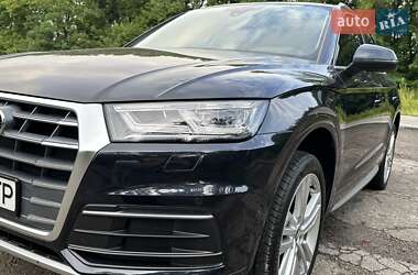 Позашляховик / Кросовер Audi Q5 2018 в 