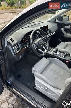 Позашляховик / Кросовер Audi Q5 2018 в 