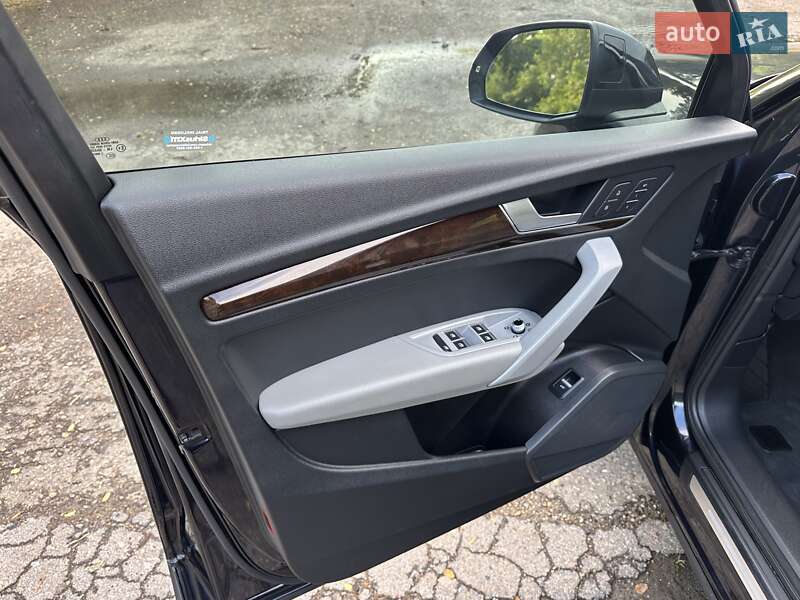 Позашляховик / Кросовер Audi Q5 2018 в Львові