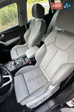 Позашляховик / Кросовер Audi Q5 2018 в 