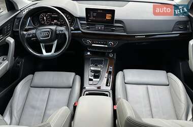 Позашляховик / Кросовер Audi Q5 2018 в 