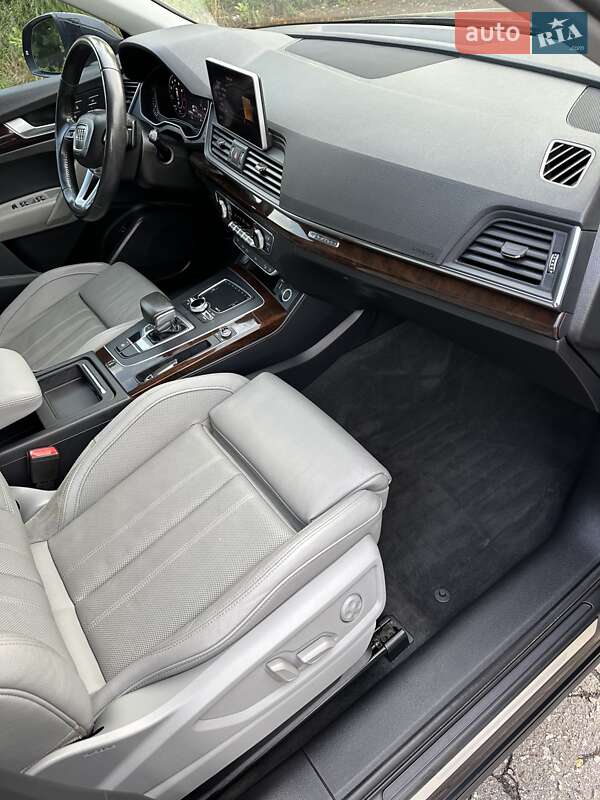 Позашляховик / Кросовер Audi Q5 2018 в Львові