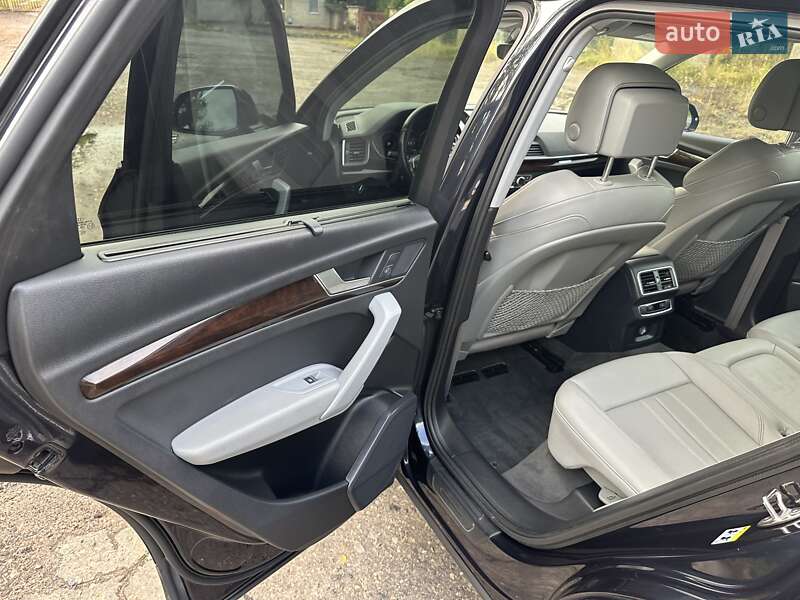 Позашляховик / Кросовер Audi Q5 2018 в Львові