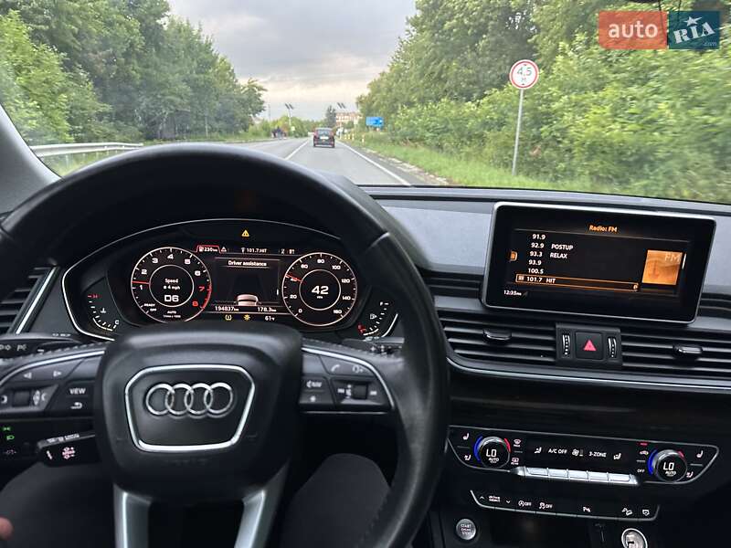 Позашляховик / Кросовер Audi Q5 2018 в Львові