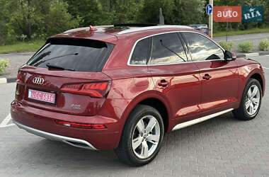 Внедорожник / Кроссовер Audi Q5 2018 в 