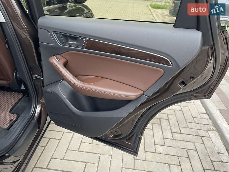 Внедорожник / Кроссовер Audi Q5 2012 в Тернополе