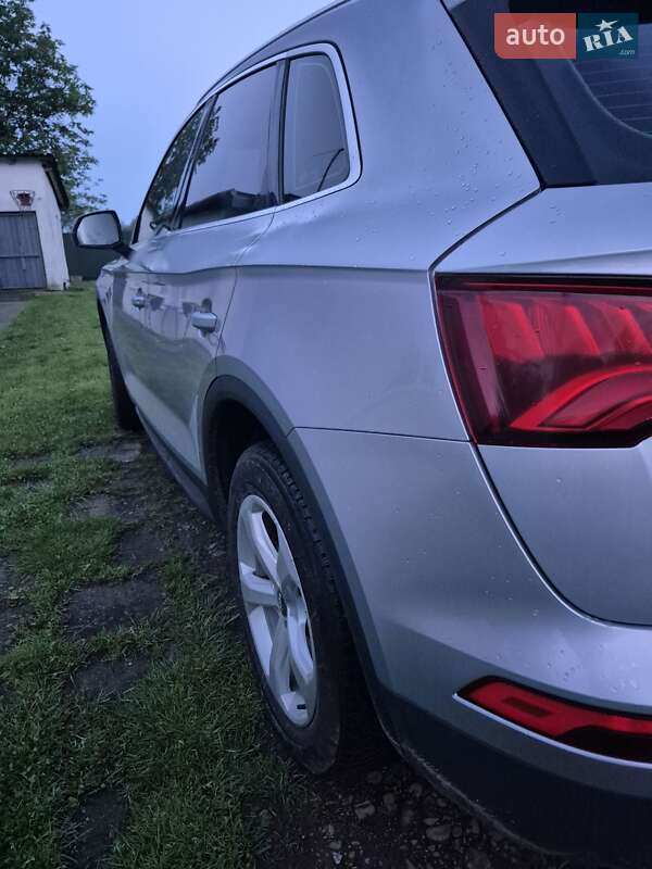 Внедорожник / Кроссовер Audi Q5 2017 в Ивано-Франковске