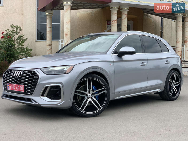 Внедорожник / Кроссовер Audi Q5 2021 в 