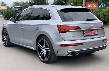 Внедорожник / Кроссовер Audi Q5 2021 в 