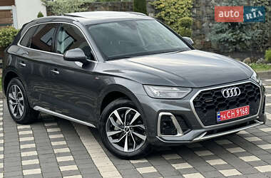 Позашляховик / Кросовер Audi Q5 2023 в 