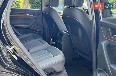 Позашляховик / Кросовер Audi Q5 2020 в 