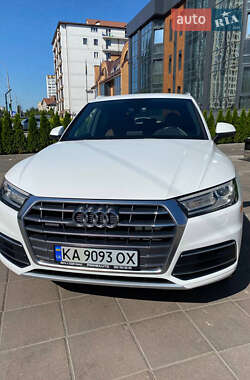 Позашляховик / Кросовер Audi Q5 2017 в Києві