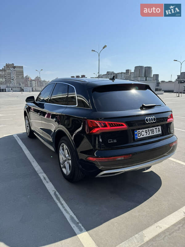 Позашляховик / Кросовер Audi Q5 2018 в Києві