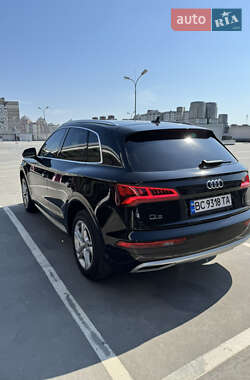 Внедорожник / Кроссовер Audi Q5 2018 в 