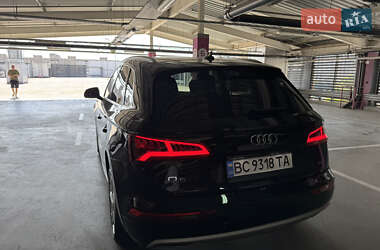 Внедорожник / Кроссовер Audi Q5 2018 в 