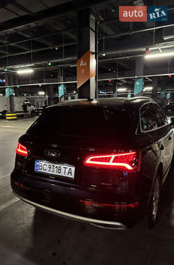 Внедорожник / Кроссовер Audi Q5 2018 в 