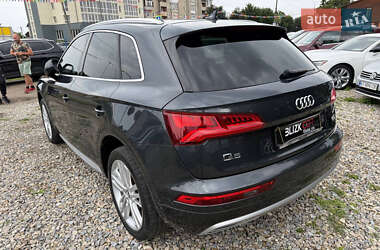 Позашляховик / Кросовер Audi Q5 2018 в 