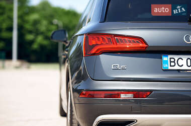 Внедорожник / Кроссовер Audi Q5 2018 в 