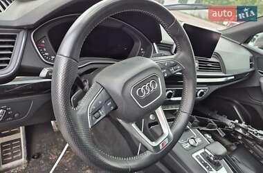 Позашляховик / Кросовер Audi Q5 2020 в 
