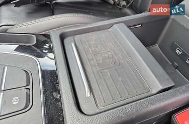 Позашляховик / Кросовер Audi Q5 2020 в 
