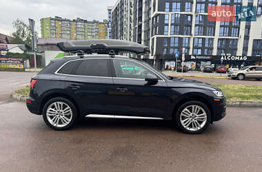 Внедорожник / Кроссовер Audi Q5 2018 в 