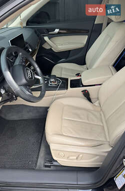Внедорожник / Кроссовер Audi Q5 2019 в 