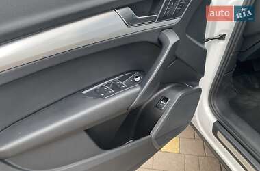 Внедорожник / Кроссовер Audi Q5 2018 в 