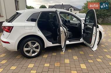 Внедорожник / Кроссовер Audi Q5 2018 в 