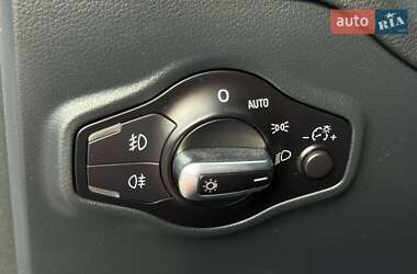 Позашляховик / Кросовер Audi Q5 2016 в 