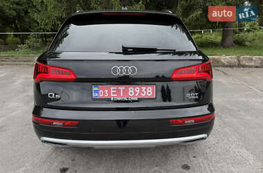 Внедорожник / Кроссовер Audi Q5 2018 в 