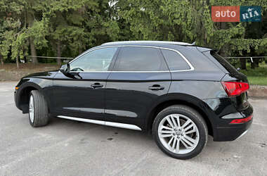 Внедорожник / Кроссовер Audi Q5 2018 в 