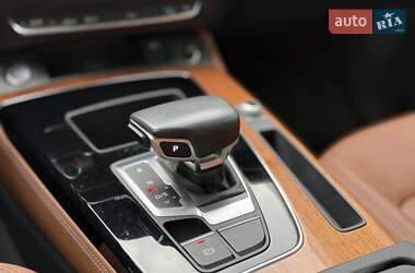 Внедорожник / Кроссовер Audi Q5 2022 в 