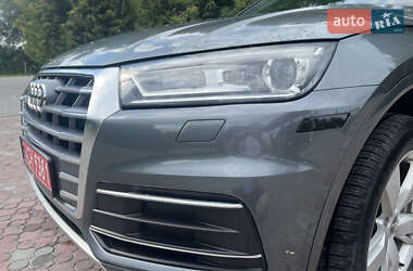 Внедорожник / Кроссовер Audi Q5 2017 в 