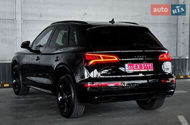 Внедорожник / Кроссовер Audi Q5 2018 в 