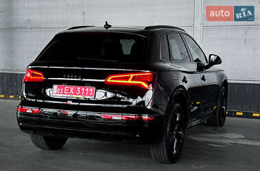 Внедорожник / Кроссовер Audi Q5 2018 в 