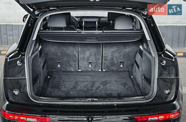 Внедорожник / Кроссовер Audi Q5 2018 в 