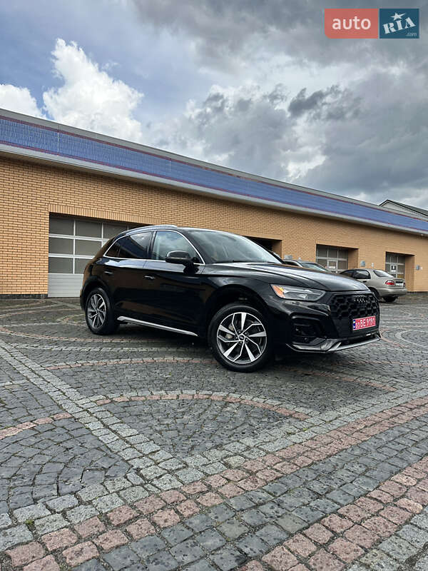 Позашляховик / Кросовер Audi Q5 2021 в Луцьку