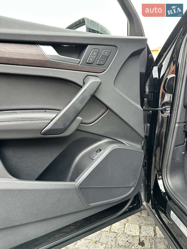 Позашляховик / Кросовер Audi Q5 2021 в Луцьку