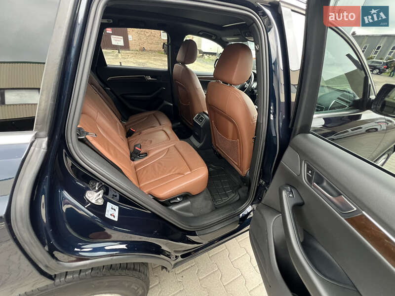 Позашляховик / Кросовер Audi Q5 2010 в Луцьку