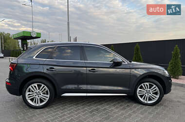 Позашляховик / Кросовер Audi Q5 2018 в 